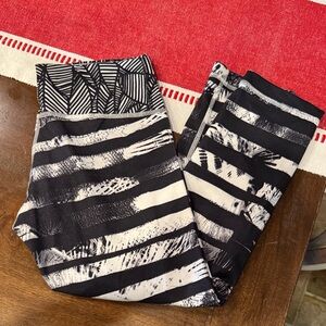 Vintage Lululemon athletica Black and White Patterned Leggings